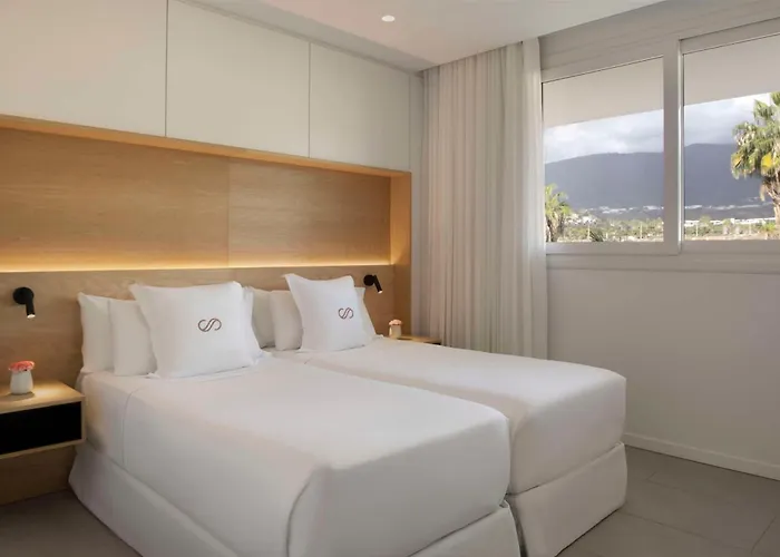 Deluxe Two-Bedroom Queen Suite