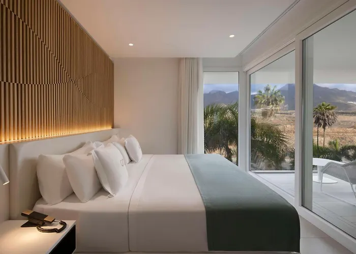 Deluxe Two-Bedroom Queen Suite