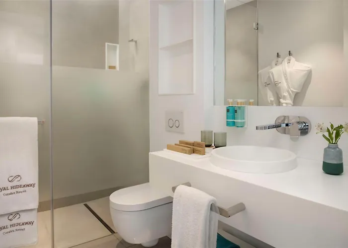 Deluxe Two-Bedroom Queen Suite
